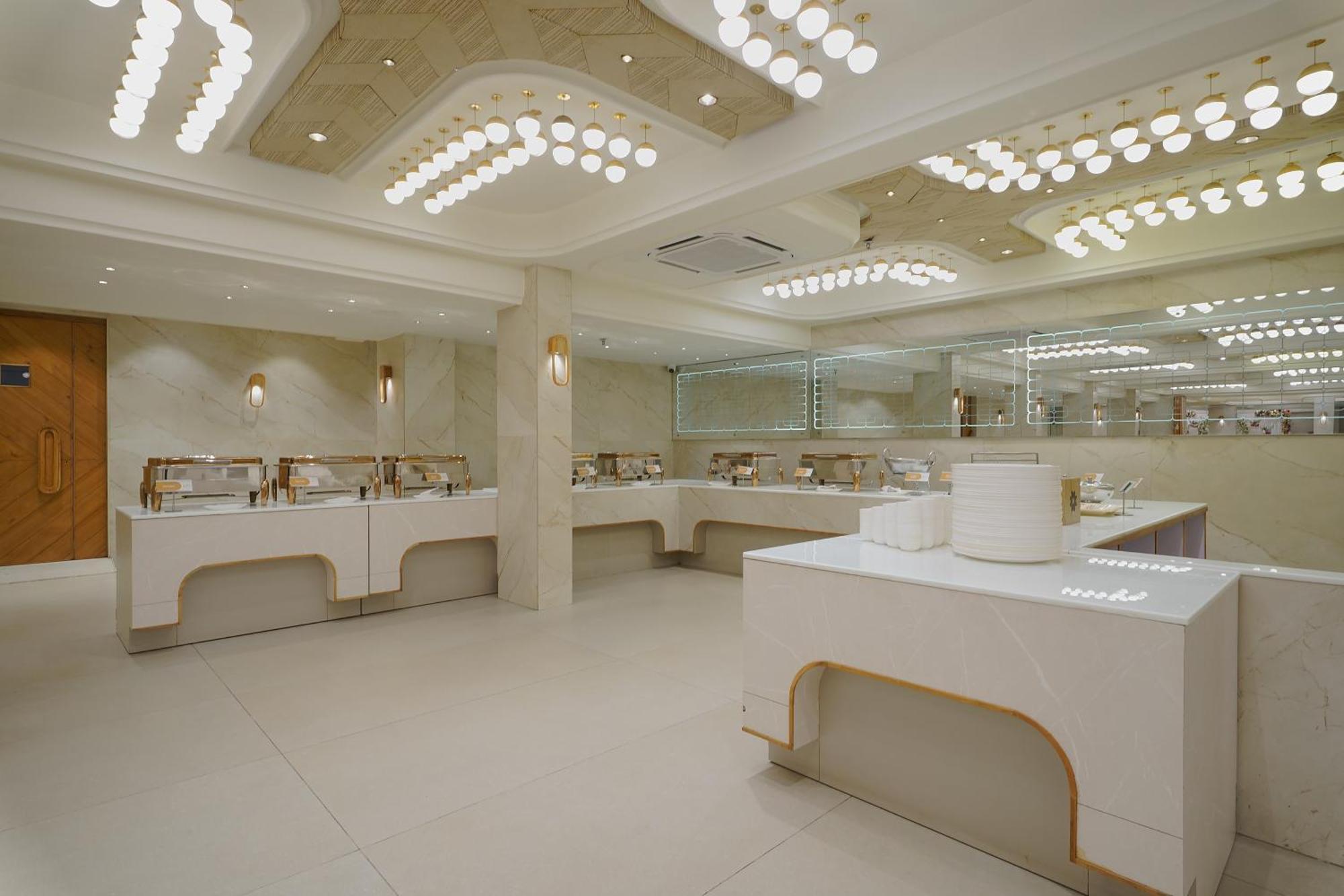 Artilla Inn Ahmedabad Bagian luar foto