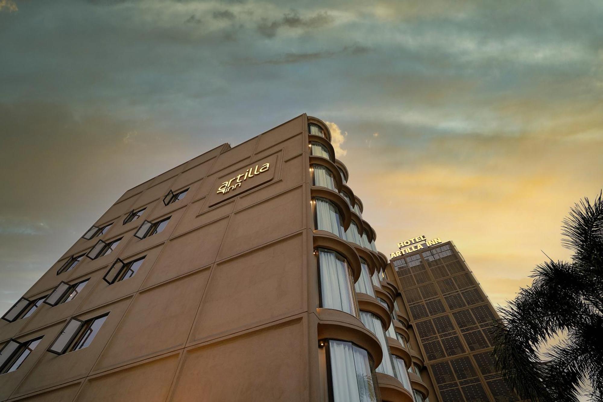 Artilla Inn Ahmedabad Bagian luar foto